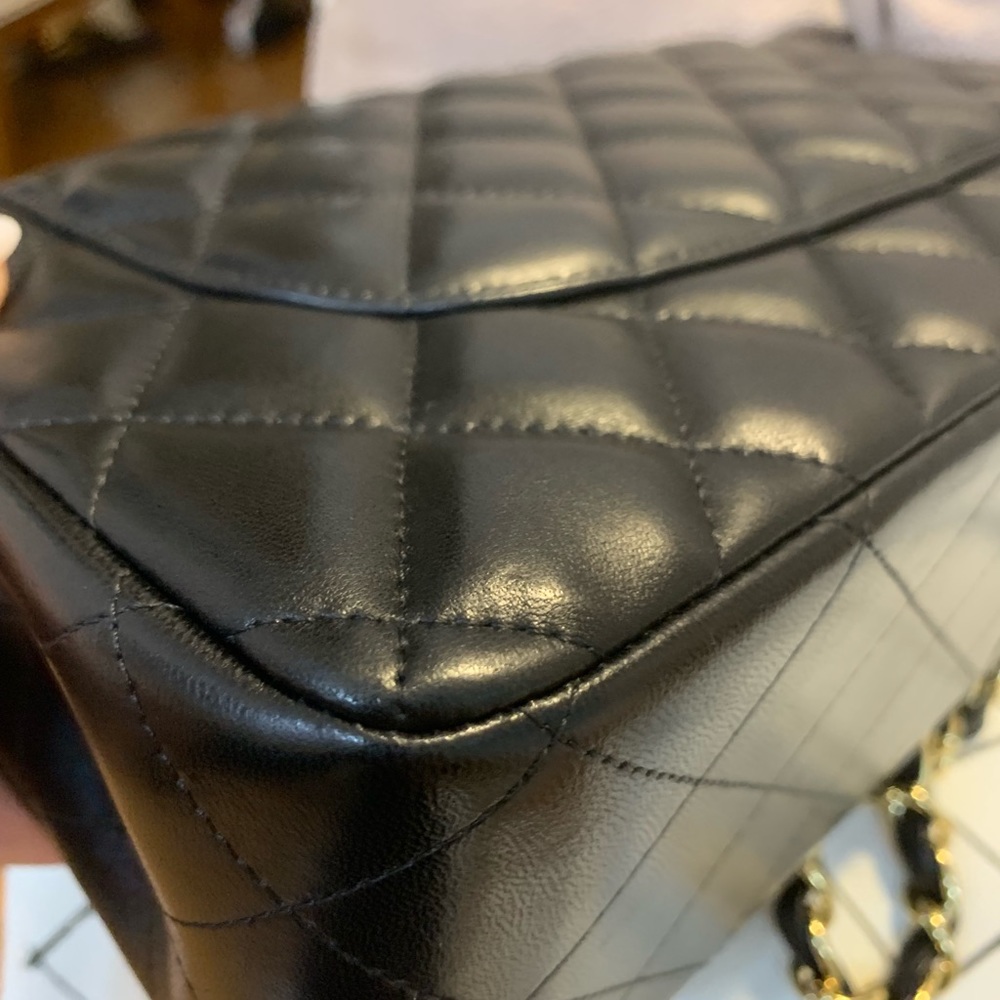 SOLD !!Authentic EUC CHANEL Medium Classic - Picture 5 of 8